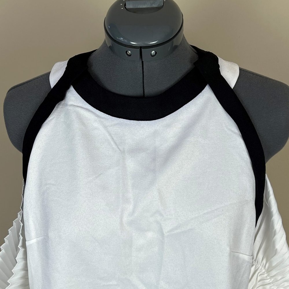 Haute Rogue‎ Blouse Size M NWT